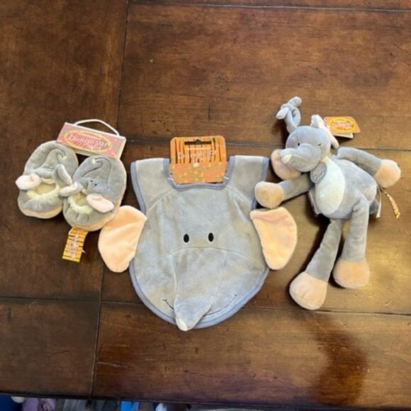NWT Swedish baby gift set - bib, musical plush, booties - Picture 1 of 4